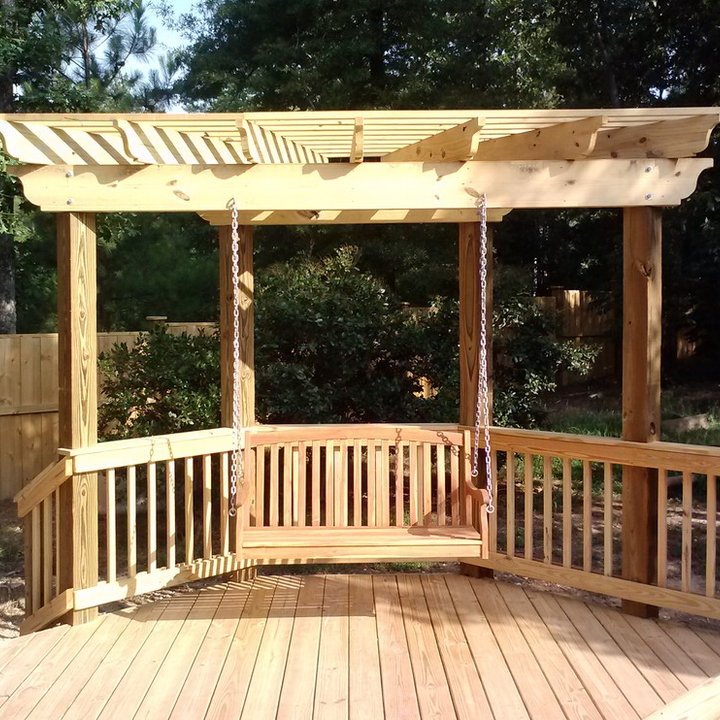 Pergola With Porch Swing - Photos & Ideas | Houzz