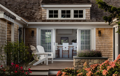Houzz Tour: Breezy Comfort for a Saltbox on Cape Cod