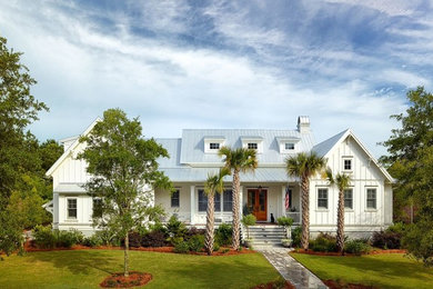 Inspiration for a mid-sized white one-story exterior home remodel in Charleston
