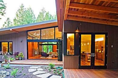 Inspiration for a contemporary one-story exterior home remodel in Seattle