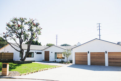Example of a minimalist exterior home design in Orange County