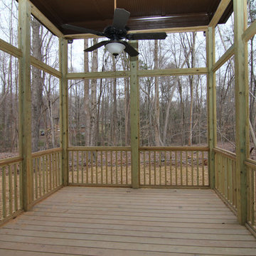 Screened In Rear Porch