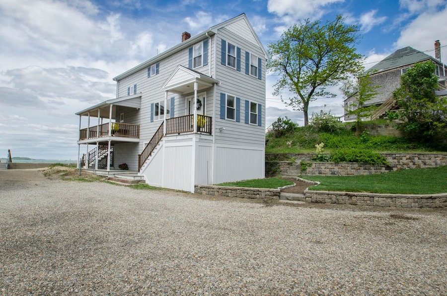 Sea Side Vacant with views of the Boston Skyline!