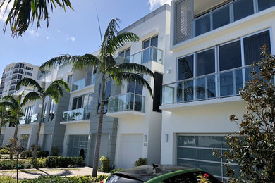 Modern exterior home idea in Miami