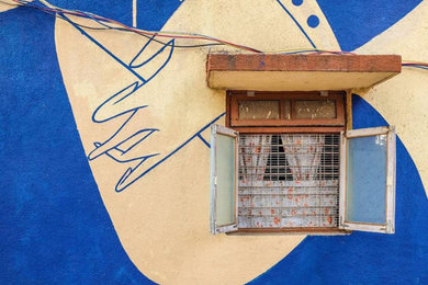 ムンバイにあるコンテンポラリースタイルのおしゃれな家の外観の写真