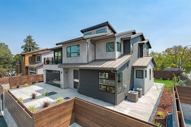 サンフランシスコにあるお手頃価格の中くらいなコンテンポラリースタイルのおしゃれな家の外観 (コンクリート繊維板サイディング) の写真