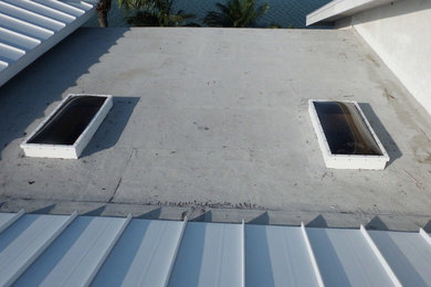 Coastal exterior home idea in Miami