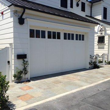 Side view of gate and mailbox and entry way