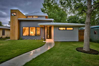 Inspiration for a modern exterior home remodel in Austin