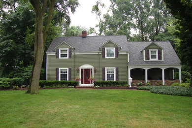 Example of a classic exterior home design in Cleveland