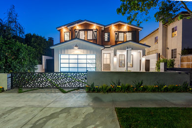 Transitional exterior home photo in Los Angeles