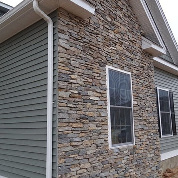 Sierra Natural Thin Stone Veneer Exterior Accent Wall