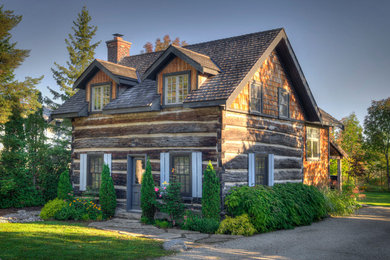 Inspiration for a rustic exterior home remodel in Toronto