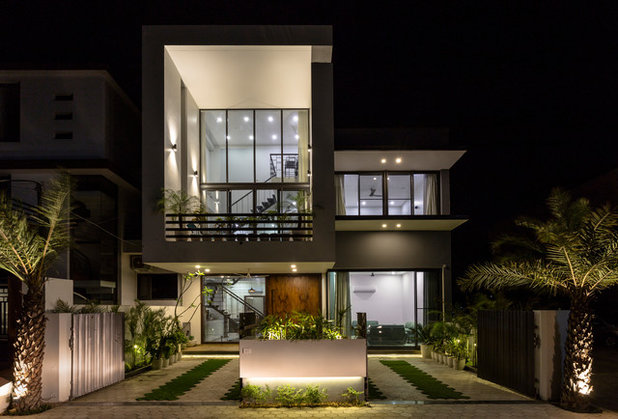 Contemporary Exterior by Garg Architects