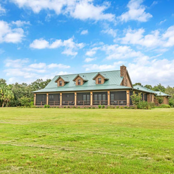 South Florida Timber Farmhouse