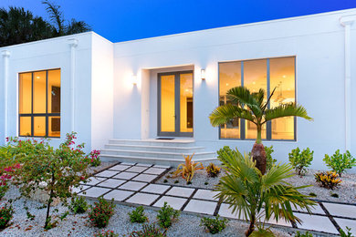 Contemporary exterior home idea in Tampa