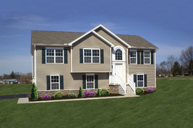 Example of a classic exterior home design in Philadelphia