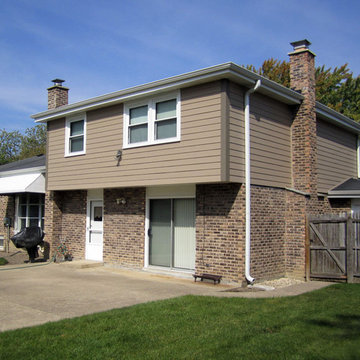 Split Level Style Home - Glenview, IL in James Hardie Siding & Trim