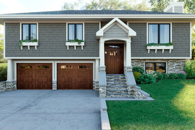 Foto de fachada de casa gris de estilo americano de tamaño medio de dos plantas con revestimiento de madera, tejado a cuatro aguas y tejado de teja de madera