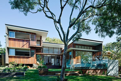 Contemporary house exterior in Sunshine Coast.