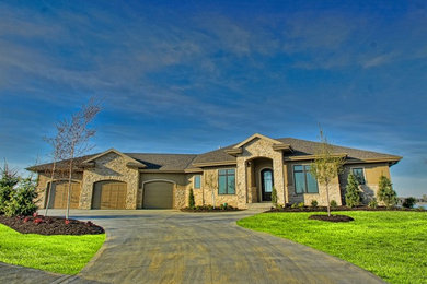 Example of a classic exterior home design in Omaha
