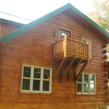 Stained Log Home w/Balcony