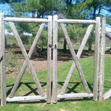 Steel Hex Web Deer Fence Double Gate with Bark-On Cedar Posts