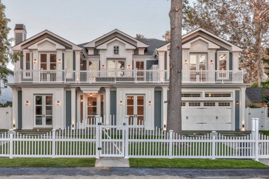 Arts and crafts exterior home photo in Los Angeles