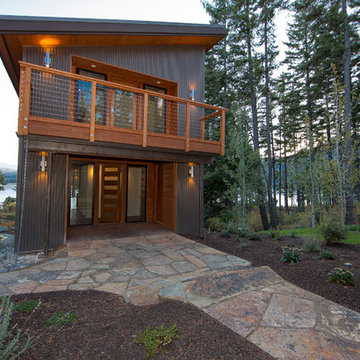 Stunning Contemporary Lake House