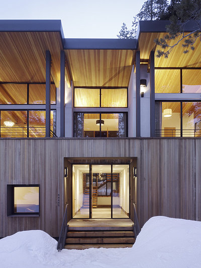 Contemporary Exterior by John Maniscalco Architecture