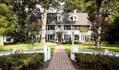 Houzz Tour: Much to Like About This Traditional Beauty