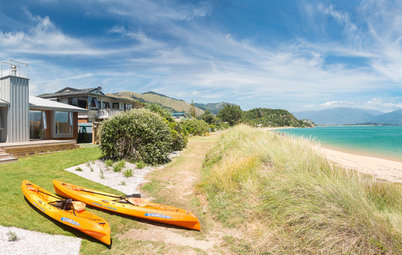 Houzz Tour: A Humble but Welcoming Beach House in New Zealand