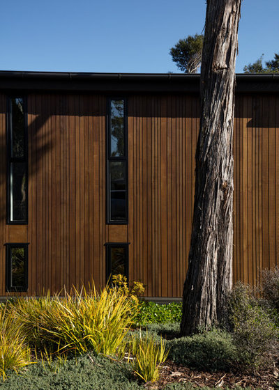 Contemporary Exterior by Megan Edwards Architects