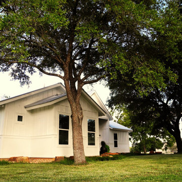 Texas 'Hill Country' Farmhouse