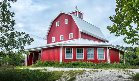 Houzz Tour: An Energy-Efficient Barn Graces the Nebraska Landscape