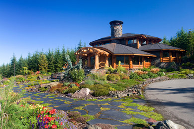 シアトルにあるラスティックスタイルのおしゃれな家の外観の写真