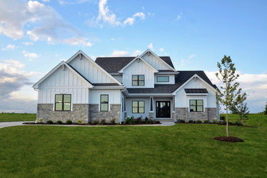 Modern three-story exterior home idea in Milwaukee