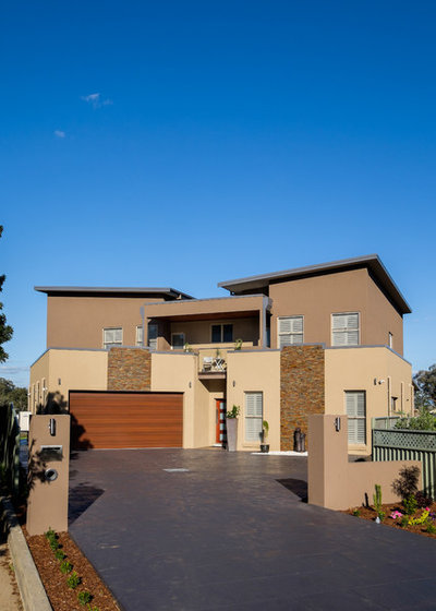 Contemporary Exterior by Single Builders