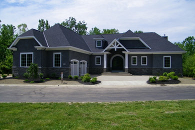 Example of a classic exterior home design in Columbus