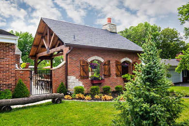 Timber Frame Pool House in Missouri