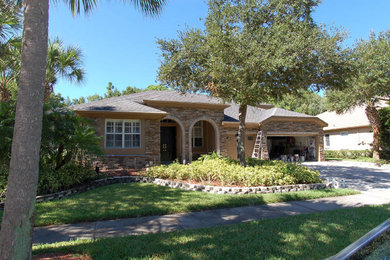 Traditional exterior home idea in Tampa
