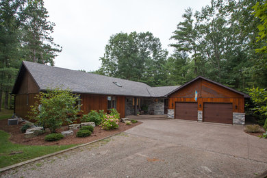 Example of an exterior home design in Toronto