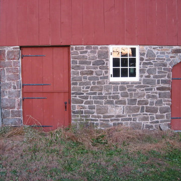 Traditional Barns & Timberframes
