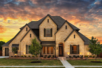 This is an example of a traditional house exterior in Dallas.