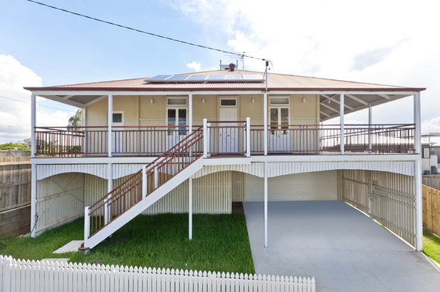 Traditional Exterior by RESCON Builders