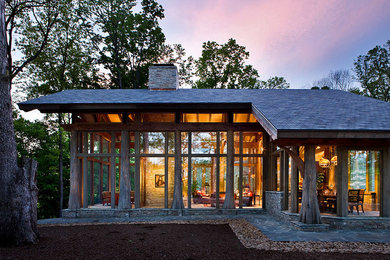 Example of a mountain style exterior home design in Nashville