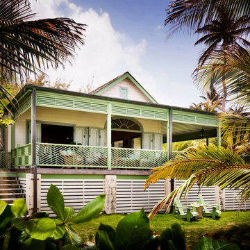 75 Tropical Exterior Home Ideas You'll Love - January, 2024 | Houzz