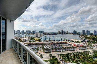 Exterior home idea in Miami