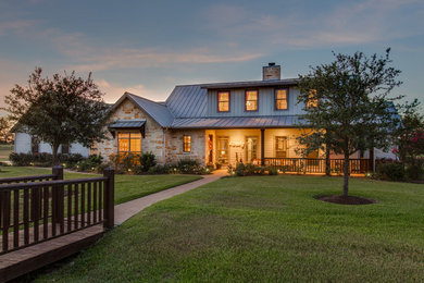 Traditional exterior home idea in Austin