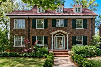 Classic house exterior in St Louis.